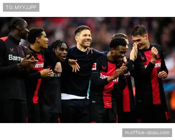 勒沃库森门将空缺影响:弗莱肯膝伤致场均扑救4次数据缺失 勒沃库森门将空缺影响:弗莱肯膝伤致场均扑救4次数据缺失